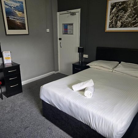 Peek-A-Booze - Budget Hotel - Adults Only Blackpool Extérieur photo