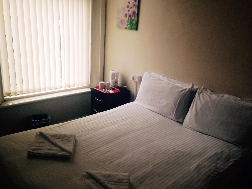 Peek-A-Booze - Budget Hotel - Adults Only Blackpool Chambre photo