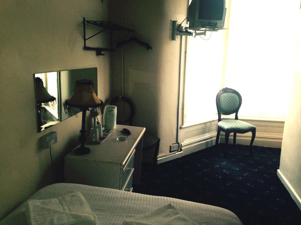 Peek-A-Booze - Budget Hotel - Adults Only Blackpool Chambre photo