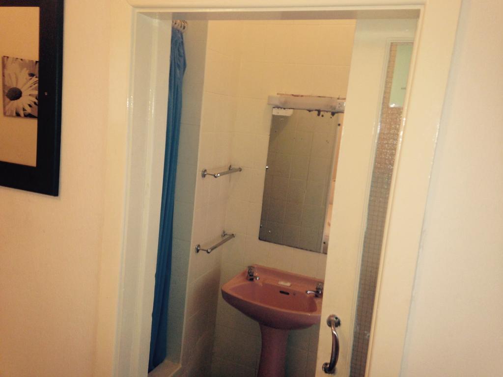 Peek-A-Booze - Budget Hotel - Adults Only Blackpool Chambre photo