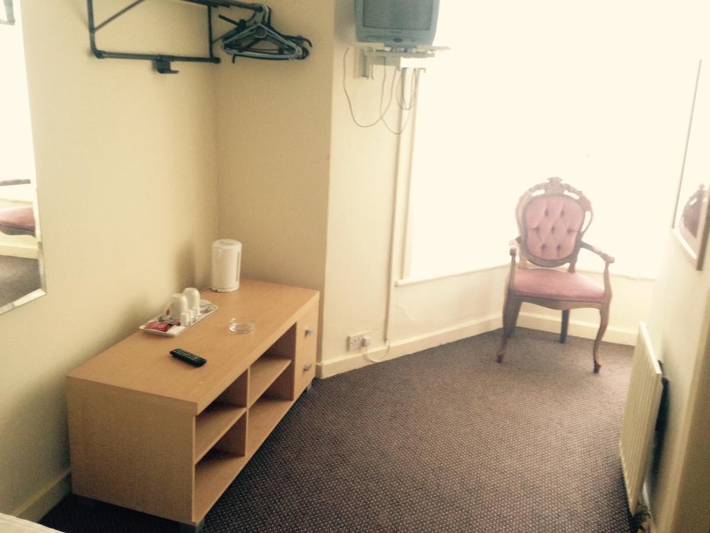Peek-A-Booze - Budget Hotel - Adults Only Blackpool Chambre photo