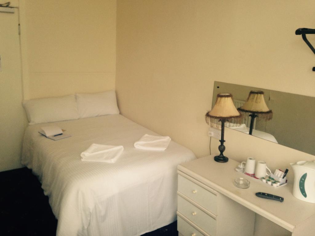 Peek-A-Booze - Budget Hotel - Adults Only Blackpool Chambre photo