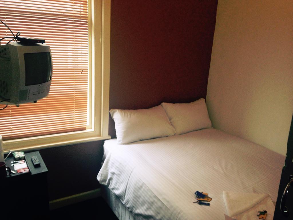 Peek-A-Booze - Budget Hotel - Adults Only Blackpool Chambre photo